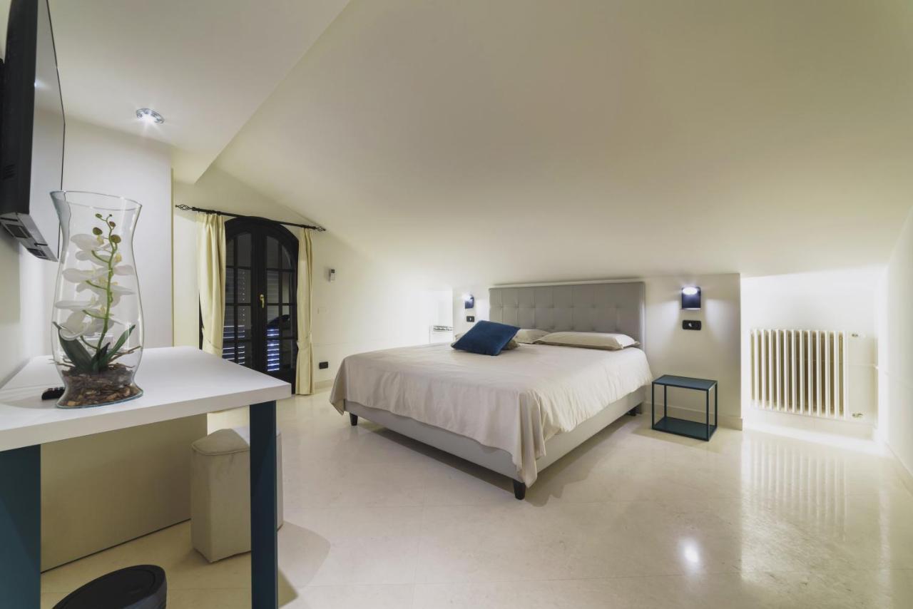 Caffetteria Luca Suite & Rooms 布龙泰 外观 照片